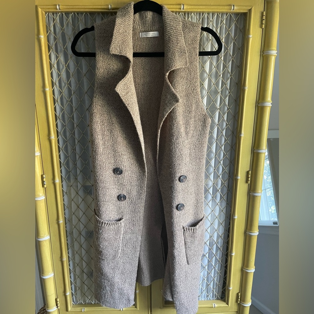 Sleeveless Cardigan
